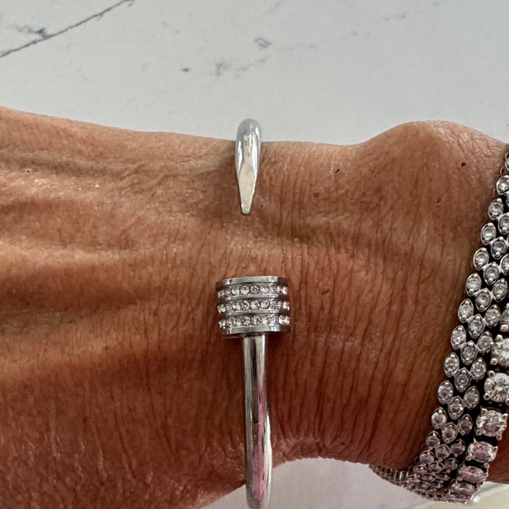 Elegant Silver and Crystal Women's Bracelet